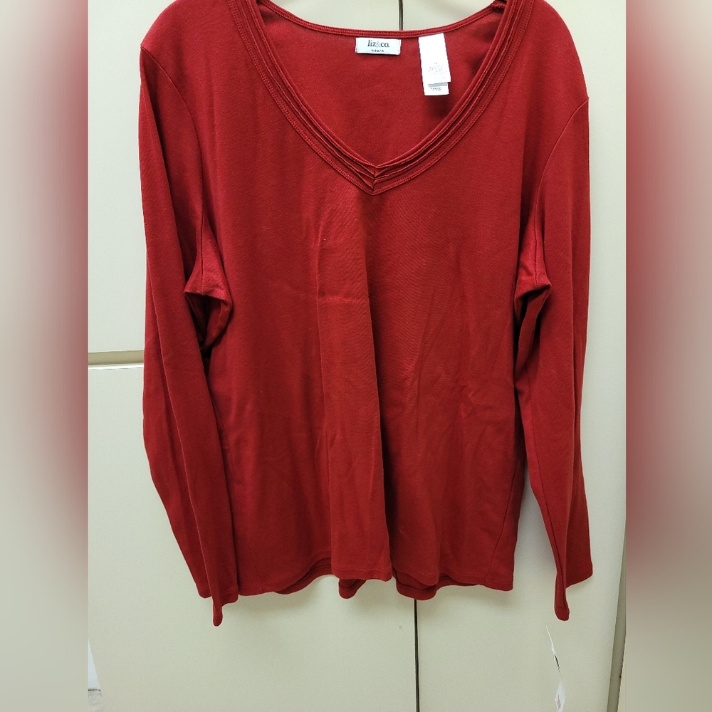 Liz & Co. NWT long sleeve Red VNeck Shirt